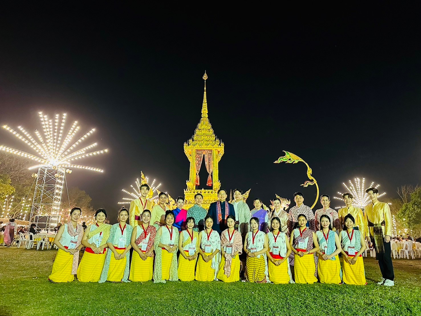 ภาพประกอบ: ร่วมกิจกรรมการแสดงศิลปวัฒนธรรม การจัดนิทรรศการ และการสาธิตภูมิปัญญาล้านนา ในงานศิลปวัฒนธรรมอุดมศึกษา ครั้งที่ 23 “ยอยศสิปปศิลป์ นฤตยาพิพัฒน์ 12 ทศวรรษ ราชภัฏอยุธยา”