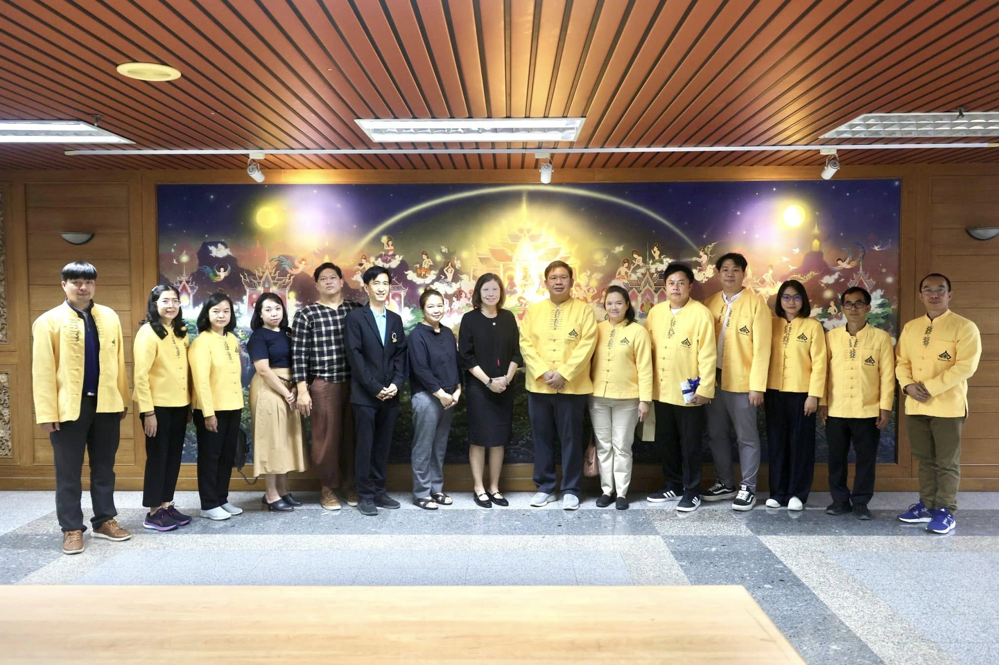 ภาพประกอบ: ร่วมประชุมเพื่อหารือแนวทางการทำบันทึกข้อตกลงความร่วมมือทางวิชาการ (MOA) ด้านการเรียนการสอนภาษาและอักษรท้องถิ่น ณ สถาบันวิจัยภาษาและวัฒนธรรมเอเชีย มหาวิทยาลัยมหิดล