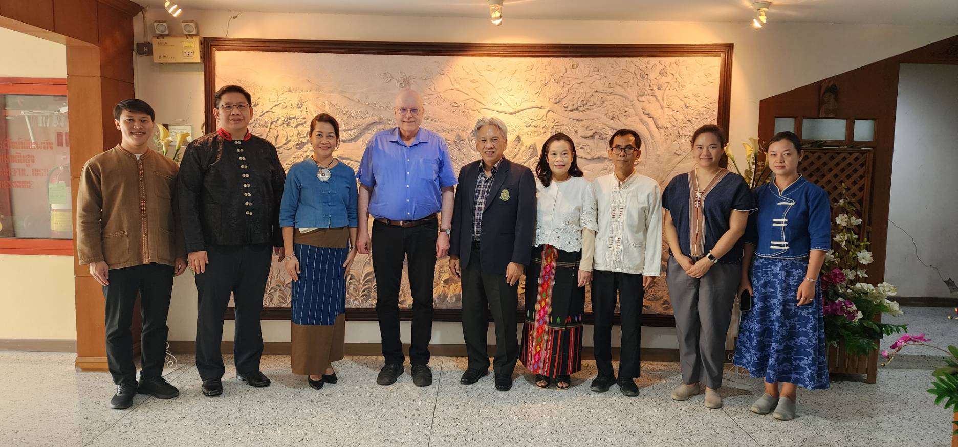 ภาพประกอบ: ให้การต้อนรับ Prof. Dr. Volker Grabosky เพื่อปรึกษาหารือเกี่ยวกับการทำบันทึกความเข้าใจ (MOU) ในการแลกเปลี่ยนข้อมูลวิชาการ