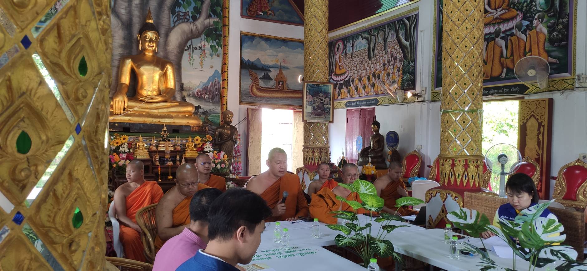 ภาพประกอบ: ร่วมประชุมเตรียมความพร้อมการดำเนินงานโครงการสรงน้ำพระธาตุวัดพระเจ้าล้านทอง เนื่องในโอกาสครบรอบ 500 ปี การก่อสร้างวัดพระเจ้าล้านทอง ในปี พ.ศ. 2569 ณ วัดพระเจ้าล้านทอง