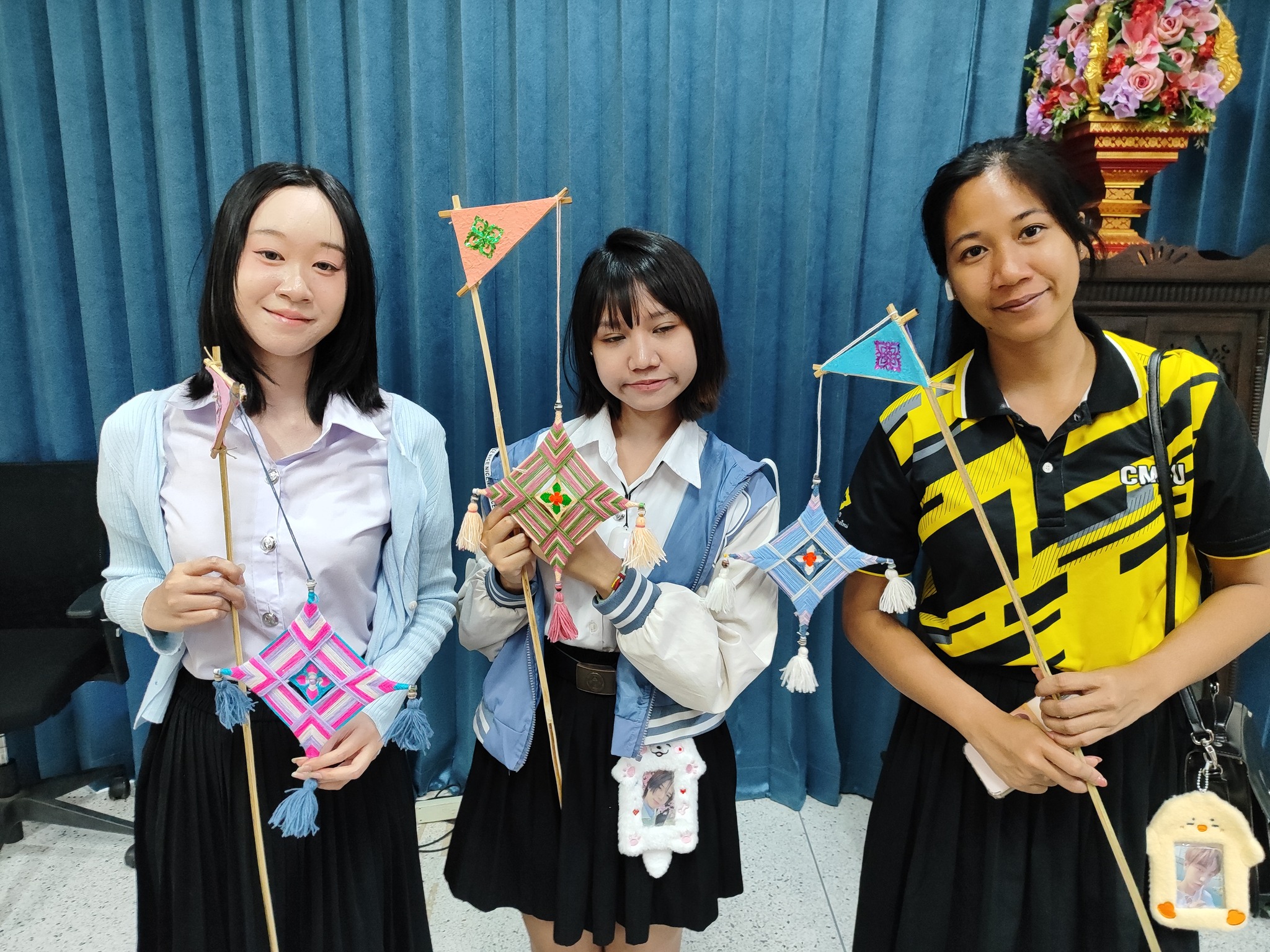 ภาพประกอบ: จัดโครงการพัฒนาตามแนวนโยบาย 1 นักศึกษา 1 ศิลปวัฒนธรรม กิจกรรม “การประดิษฐ์ตุงถักล้านนาแบบร่วมสมัย”