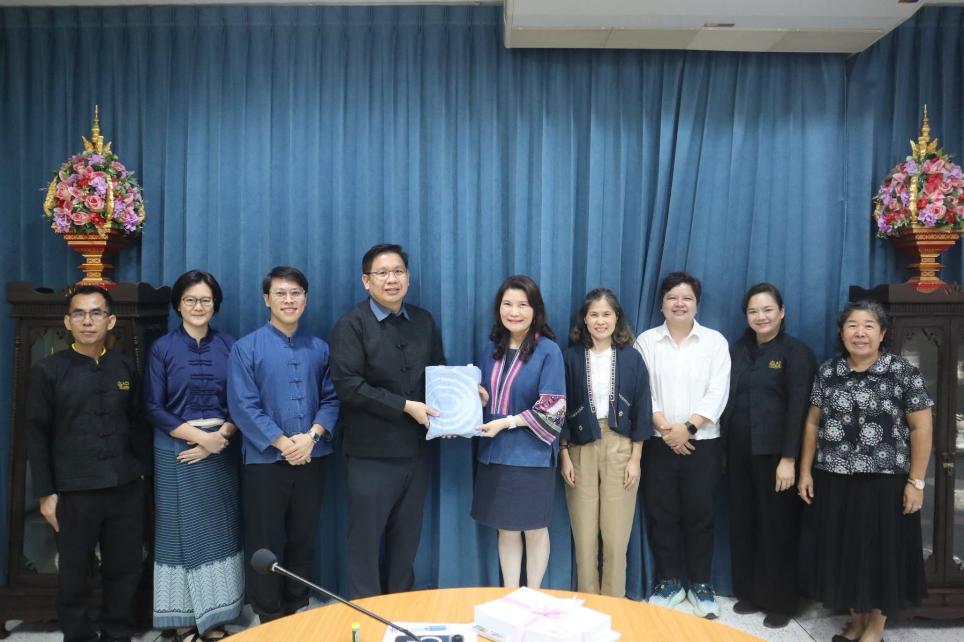 ภาพ: สำนักศิลปะและวัฒนธรรม ประชุมความร่วมมือด้านศิลปวัฒนธรรมกับสำนักส่งเสริมศิลปวัฒนธรรมและล้านนาสร้างสรรค์ มหาวิทยาลัยเชียงใหม่